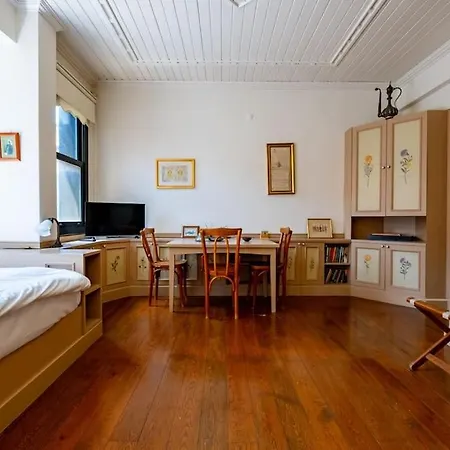 Historical House In The Peninsula
